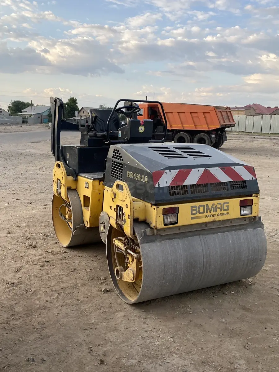 Каток BOMAG 5 тонн - фото 2