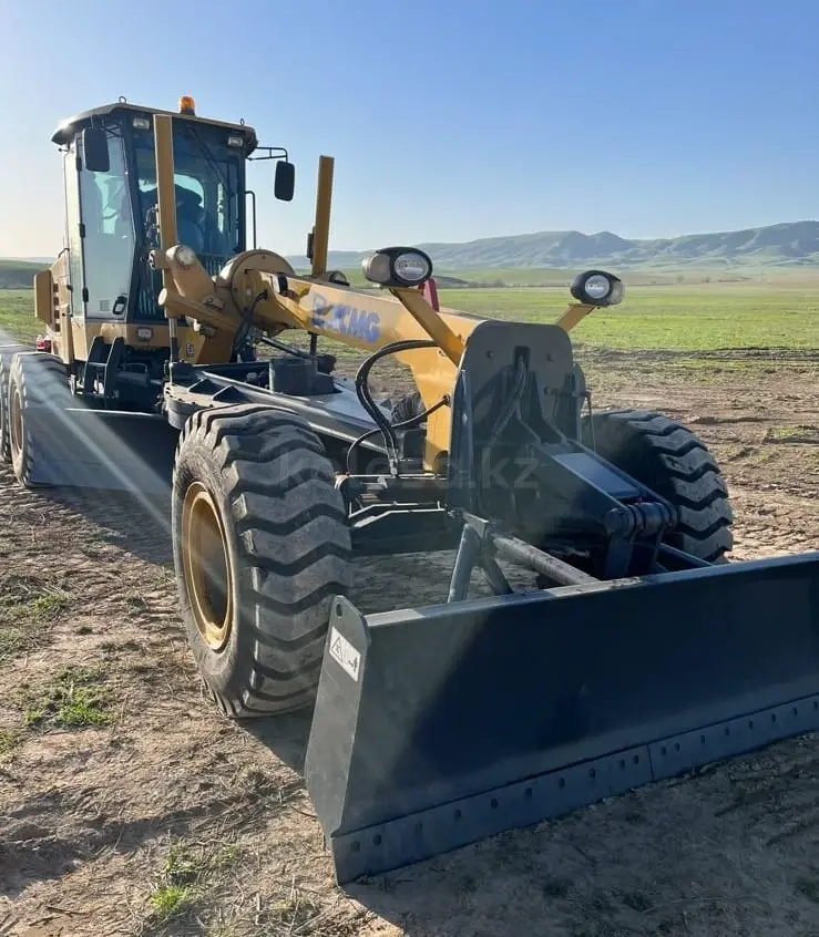 Экскаваторы, грейдеры, бульдозеры, погрузчики - фото 8