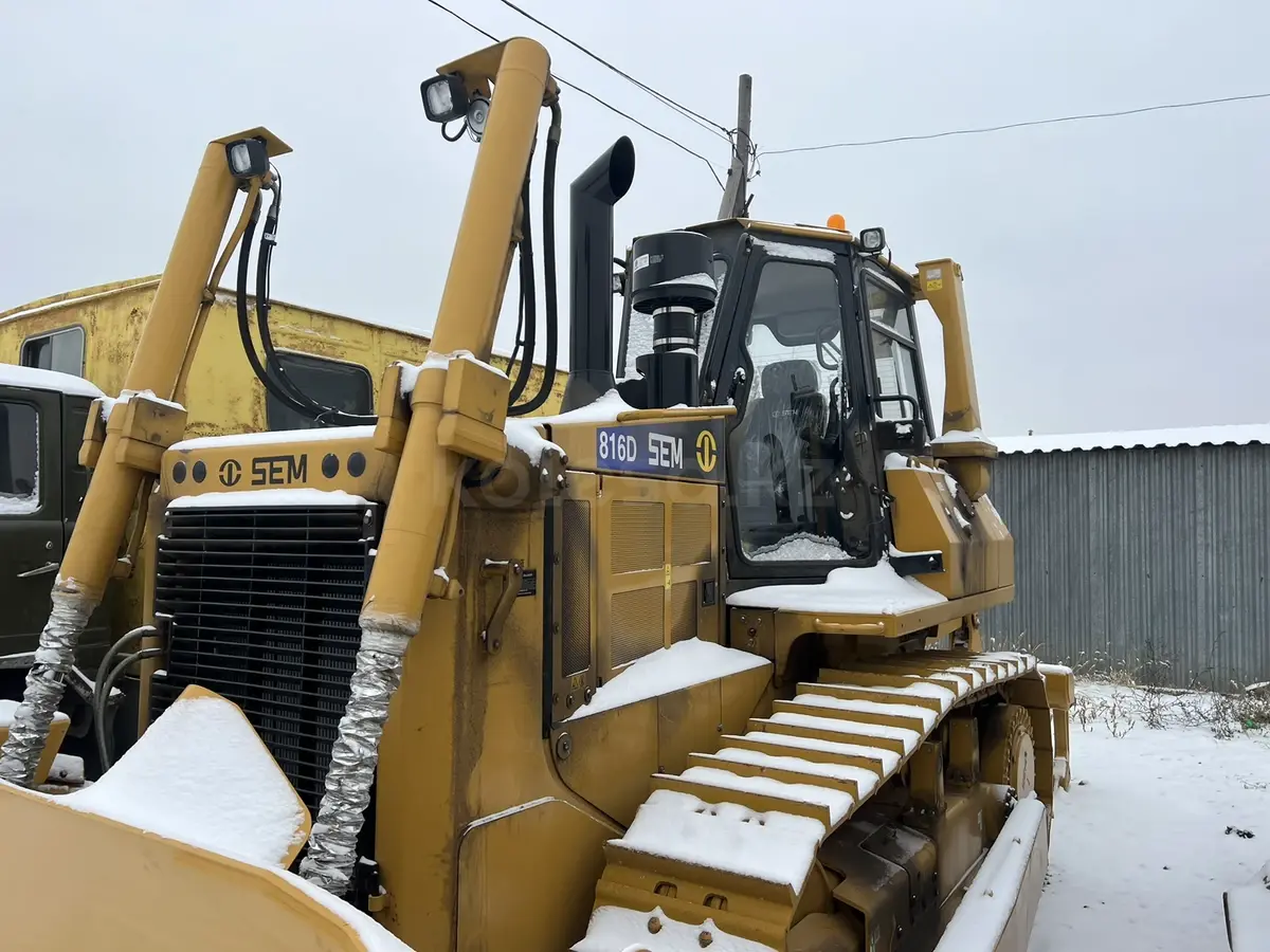 Бульдозер SEM 816