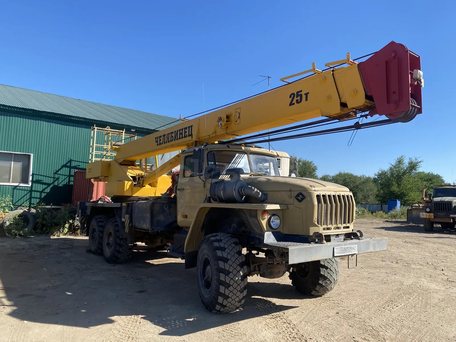 Автокран Урал