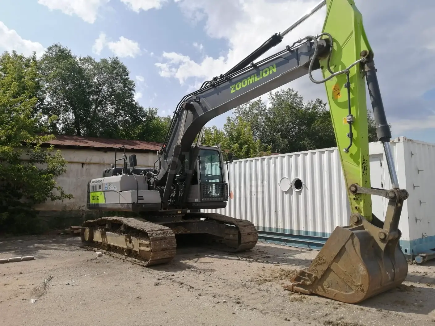 Гусеничный экскаватор - фото 4