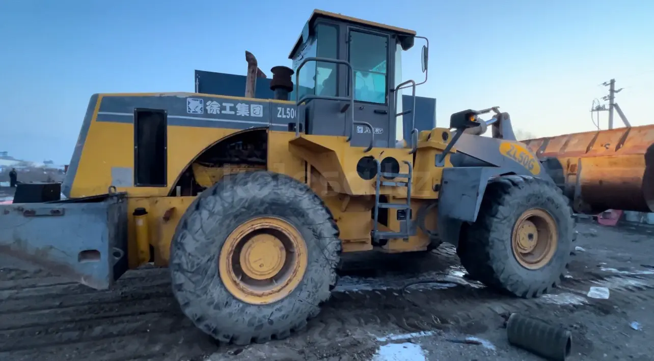 Фронтальный погрузчик 3 куб, 5тонн - фото 2