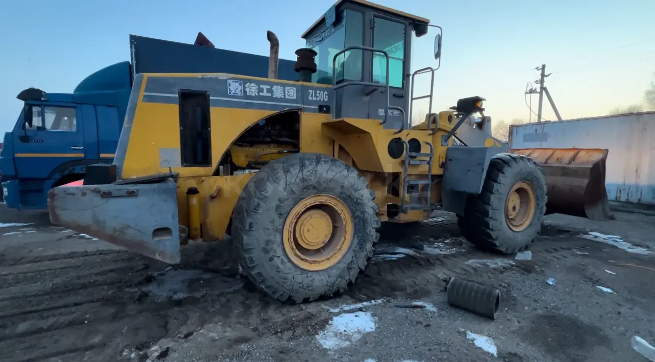 Фронтальный погрузчик 3 куб, 5тонн - фото 4