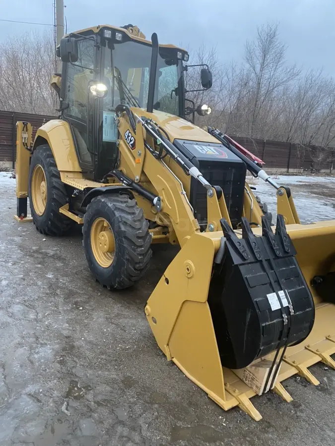 Экскаватор-погрузчик САТ - фото 2