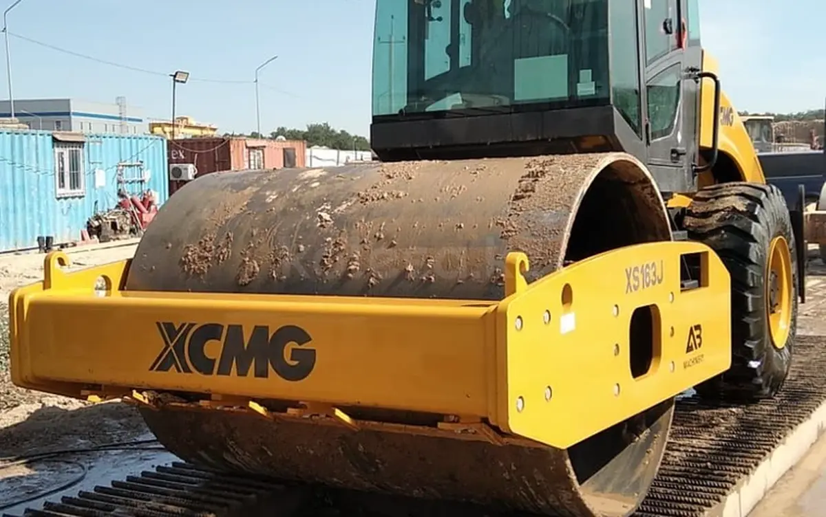 Грунтовый каток 16 т.