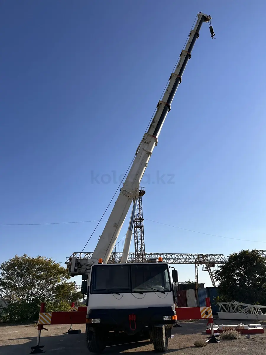 Автокран LTM 1100 2 грузоподьемностью сто тонн - фото 8