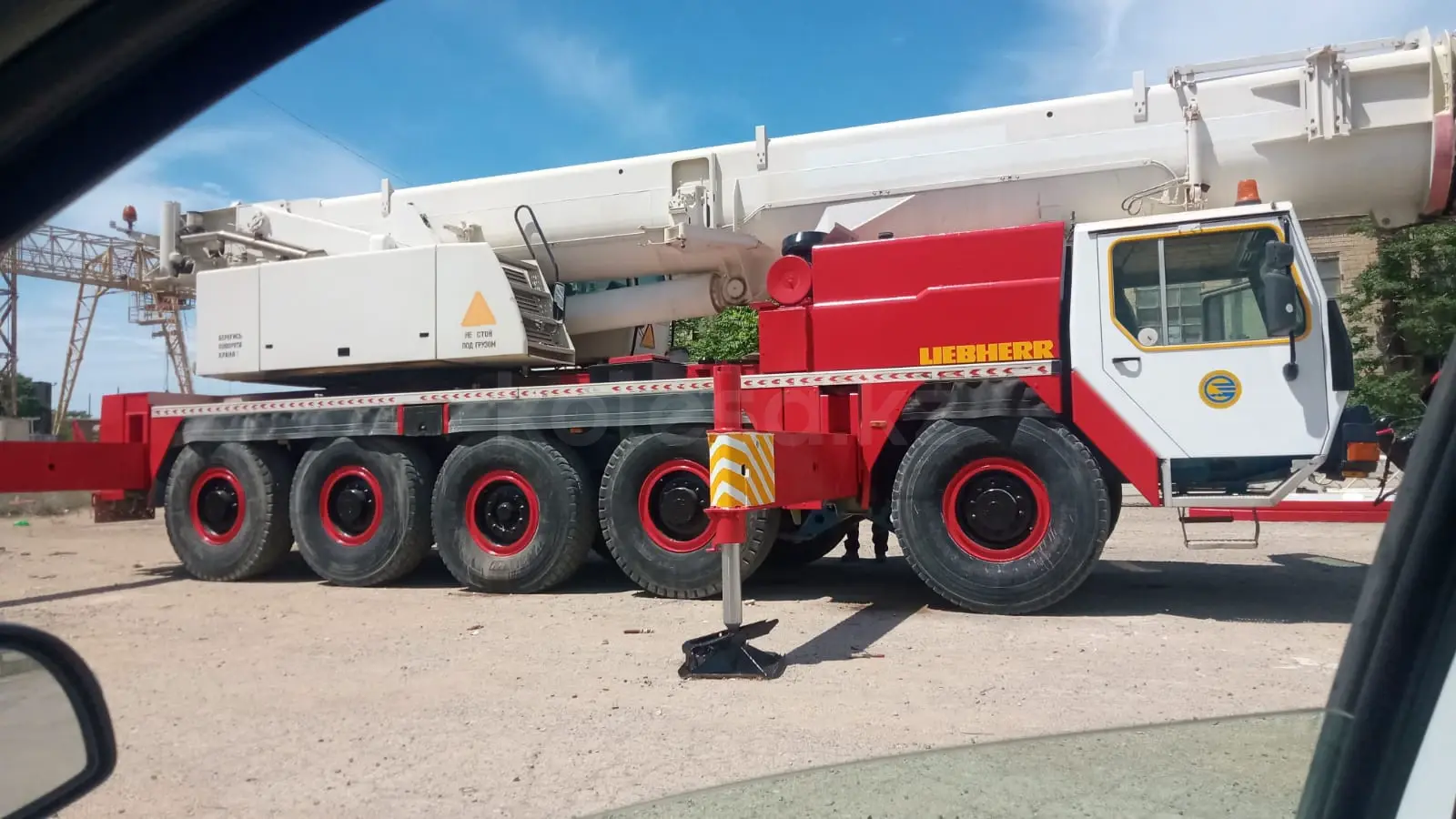 Автокран LTM 1100 2 грузоподьемностью сто тонн - фото 9