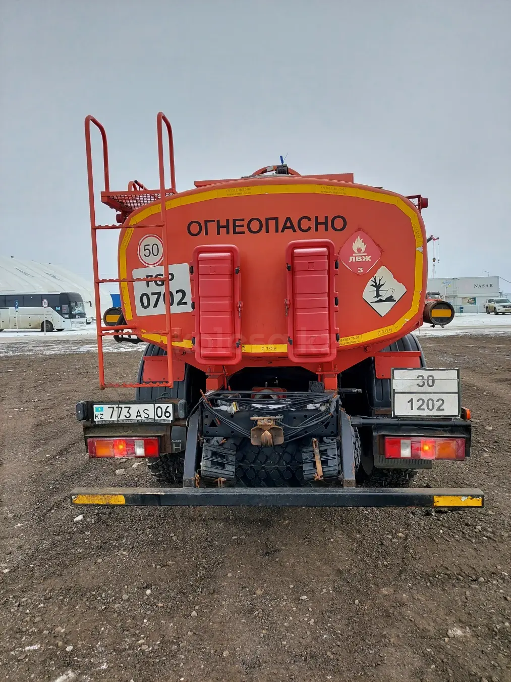 Аренда топливозаправщик - фото 4