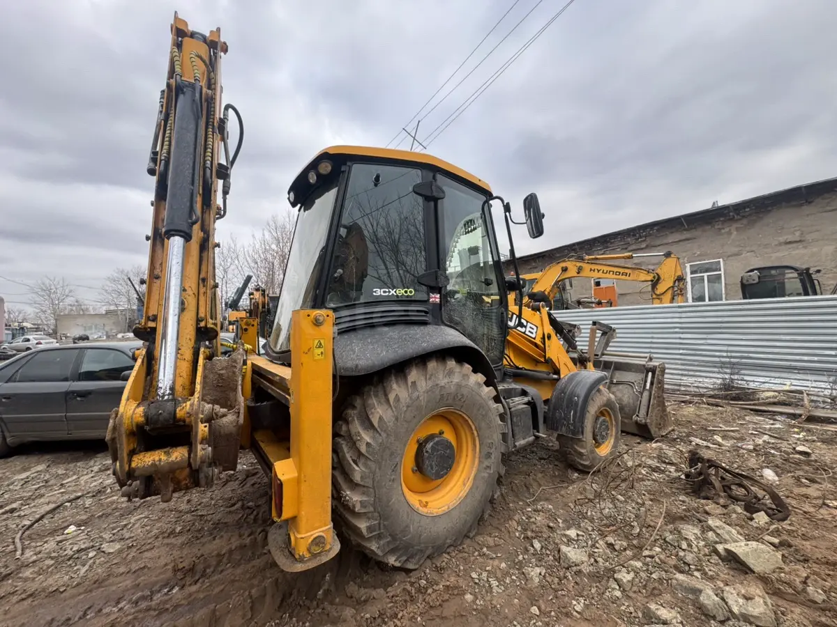 Экскаватор погрузчик