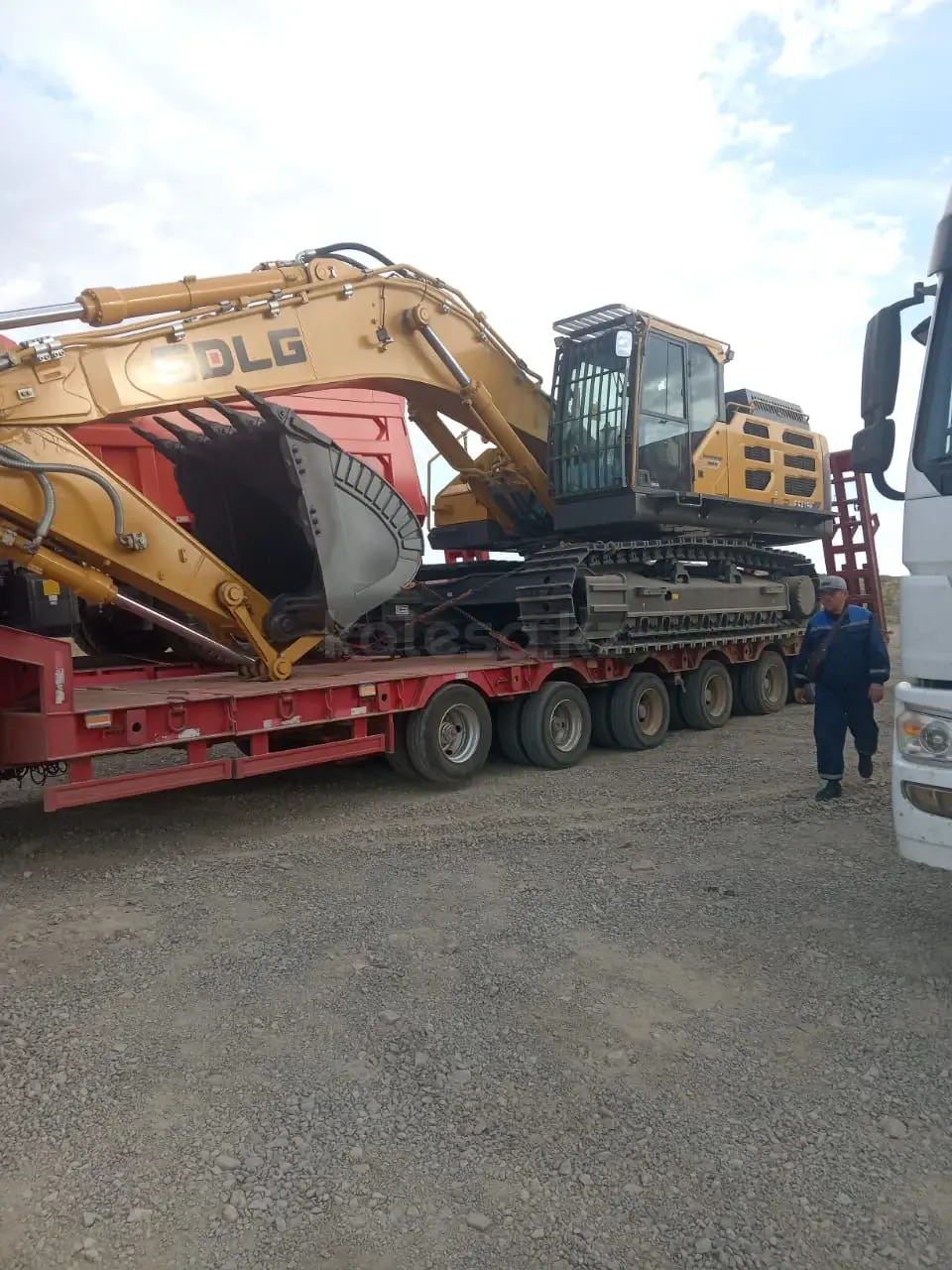 Спецтехники в аренду. Экскаваторы, бульдозера, автогрейдер, каток - фото 12